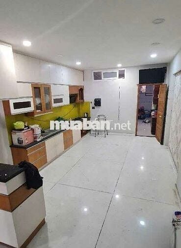 Cho thuê nhà 4 tầng 4×20 mặt tiền đường kinh doanh khu tên lửa