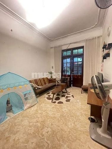 Bán nhà Võ Chí Công. 1 nhà ra ô tô, vài bước ra mặt đường. 65m- 13 tỷ