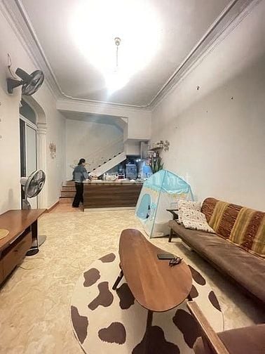 Bán nhà Võ Chí Công. 1 nhà ra ô tô, vài bước ra mặt đường. 65m- 13 tỷ