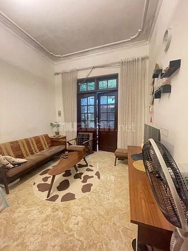 Bán nhà Võ Chí Công. 1 nhà ra ô tô, vài bước ra mặt đường. 65m- 13 tỷ