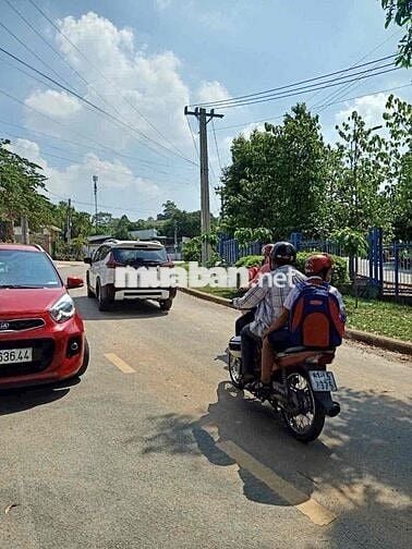 Bán đất đối diện trường học vừa ở vừa kd ngon giá rẻ nhất khu