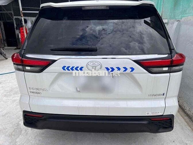 Toyota Innova Cross 2.0HEV - 225Tr Trả trước