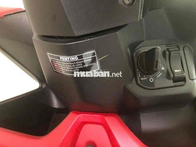 Vario 150 màu đỏ đen trùm mền 2022