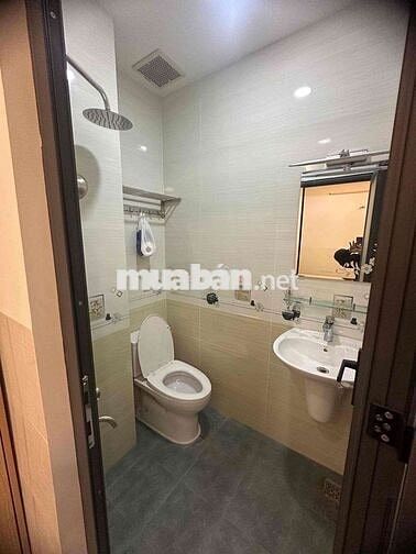 🅰️🅰️CHO THUÊ TRỆT-2 LẦU-SÂN THƯỢNG,3PN-4WC ngày PHAN XÍCH LONG