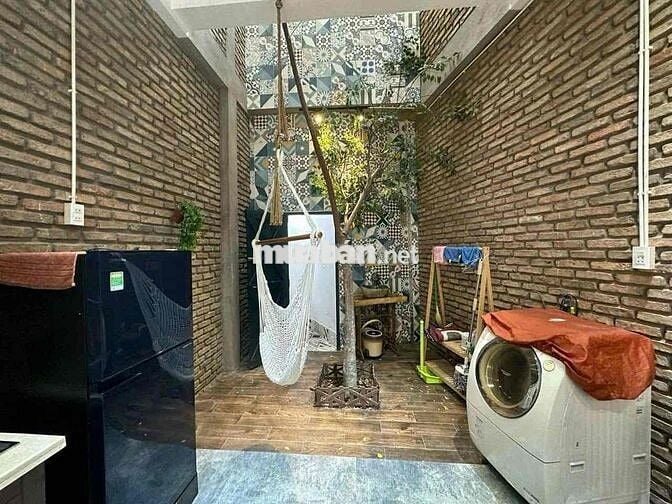 NHÀ ĐẦY ĐỦ NỘI THẤT NGAY TRUNG TÂM NINH KIỀU