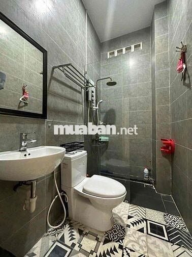 NHÀ ĐẦY ĐỦ NỘI THẤT NGAY TRUNG TÂM NINH KIỀU