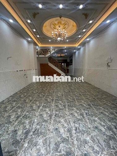 BÁN NHÀ SHR NGAY CHỢ TKTQ. SỔ VUÔNG VỨC 0 LỘ GIỚI. Ô TÔ NGỦ TRONG NHÀ