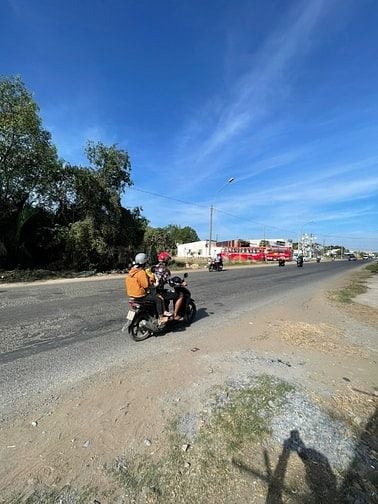 chuyển nhượng gấp 1115m2 thổ mặt tiền ql 50 cách bình chánh 20km