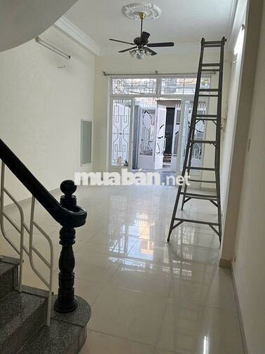 Nhà phố mới, thoáng, đẹp, 72m2, 2 phòng ngủ quận Tân Phú