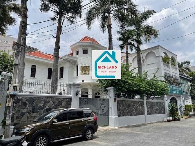 Cho thuê Biệt Thự Sát Mặt Tiền Cách Mạng Tháng 8, Phường 7, Q.Tân Bình