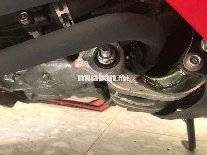 Vario 150 màu đỏ đen trùm mền 2022
