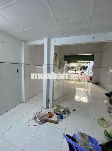 Cho Thuê Nhà Hẻm Xe Tải Tới Nhà + Trệt Suốt Có Gác Quang Trung GV