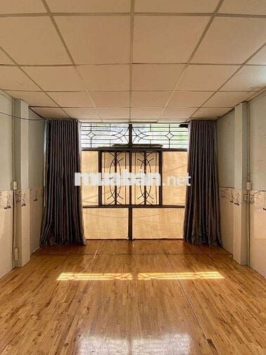 Của Để Dành, Gần Chợ Rau, Trường Quốc Tế Nam Viêt