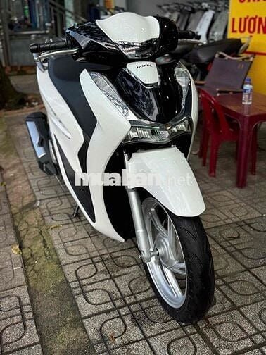 Sh 08/2025 (160cc _ABS) 1k km mới 99%  chủ phố