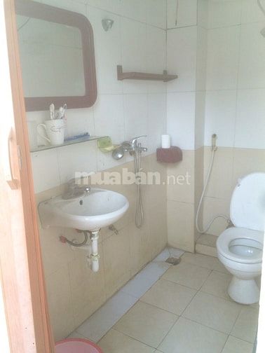 Cho thuê phòng 45 m2 riêng biệt tầng 4 phố Đào tấn