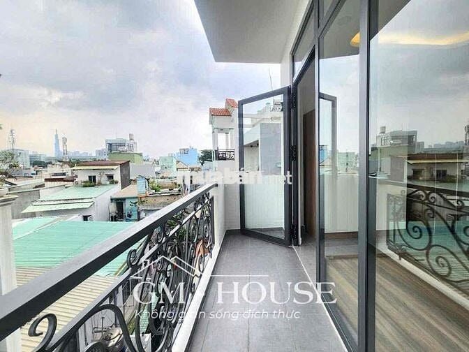 Cho thuê Căn Studio/ban công/tách bếp/ ngay Nhà Ga T3_Khu K300