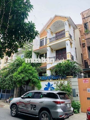 TRUNG TÂM PHÚ NHUẬN - HOA ĐÀO - HẦM 4 LẦU SETUP VĂN PHÒNG VÀO LÀM NGAY