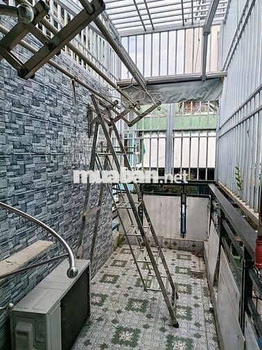 Cho thuê nhà ngõ hẻm xe hơi Huỳnh Tấn Phát