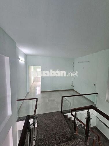 CẦN CHUYỂN NHƯỢNG ..🐥🐥 Nhà 2.tầng 
Đg 10m5 nhân đôi..Trần thánh