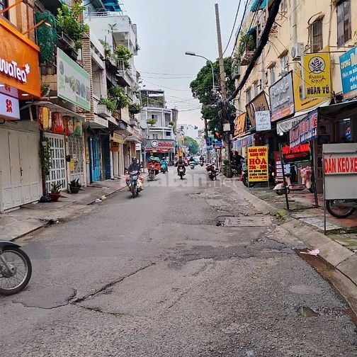 Mặt tiền Phùng Văn Cung (2 tầng DT: 3,1mx14m). Giá 9,5 tỷ