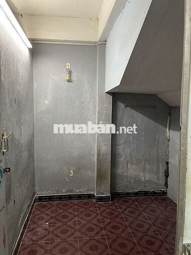 phòng cho thuê trệt ( dưới đất) nhà đúc
