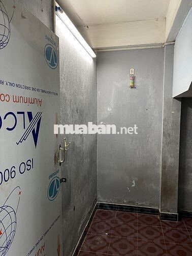 phòng cho thuê trệt ( dưới đất) nhà đúc