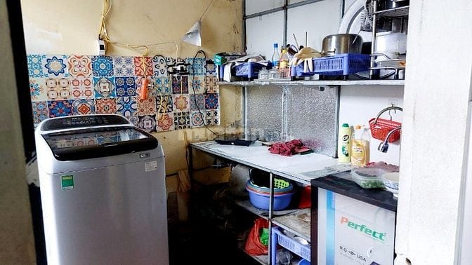 Cho thuê phòng 45 m2 riêng biệt tầng 4 phố Đào tấn