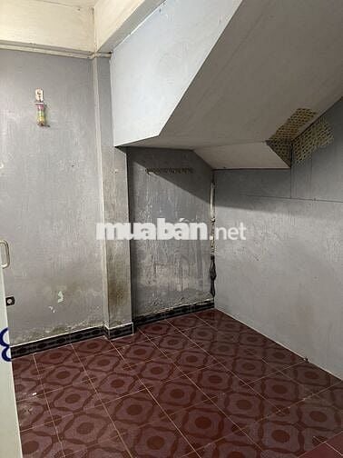 phòng cho thuê trệt ( dưới đất) nhà đúc