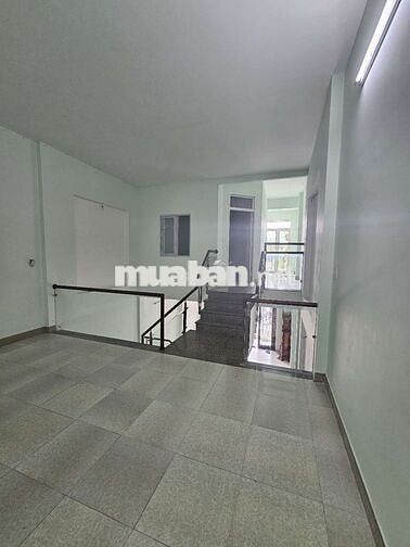 CẦN CHUYỂN NHƯỢNG ..🐥🐥 Nhà 2.tầng 
Đg 10m5 nhân đôi..Trần thánh