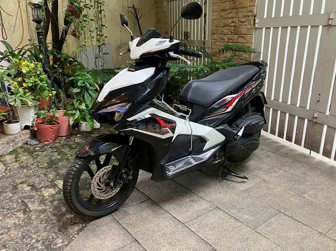 Gia đình bán xe Honda Air Blade đang sử dụng