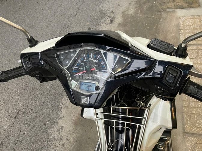 Gia đình bán xe Honda Air Blade đang sử dụng