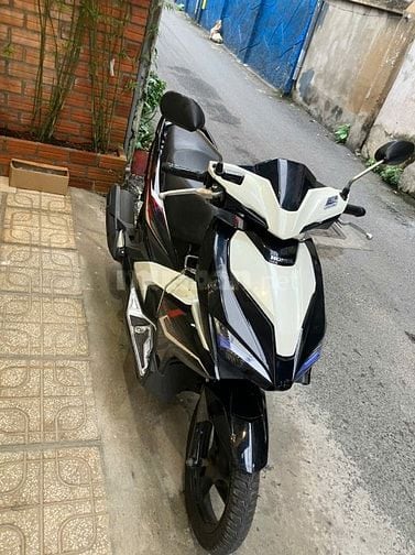 Gia đình bán xe Honda Air Blade đang sử dụng