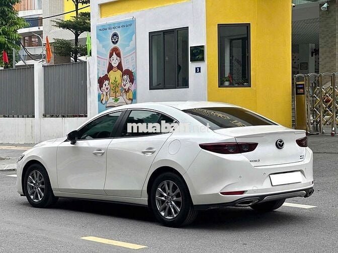 Mazda 3 1.5Luxury sx 2022 siêu đẹp màu trắng