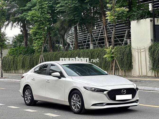 Mazda 3 1.5Luxury sx 2022 siêu đẹp màu trắng