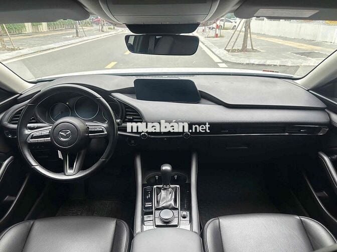 Mazda 3 1.5Luxury sx 2022 siêu đẹp màu trắng