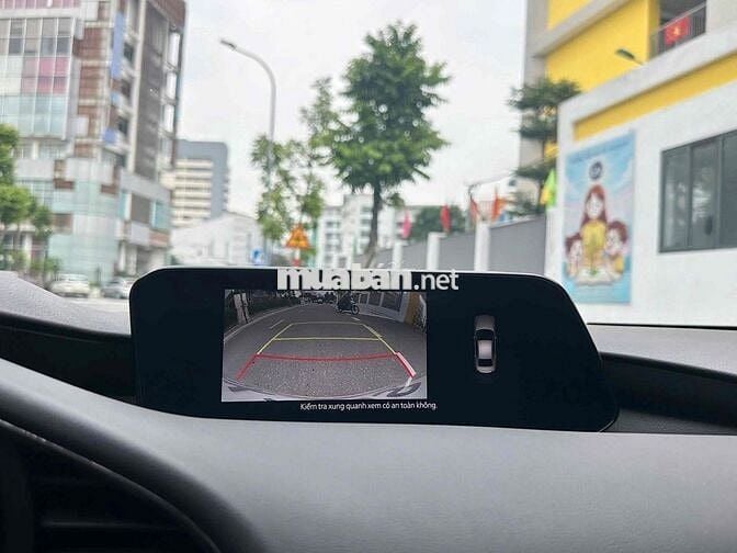 Mazda 3 1.5Luxury sx 2022 siêu đẹp màu trắng