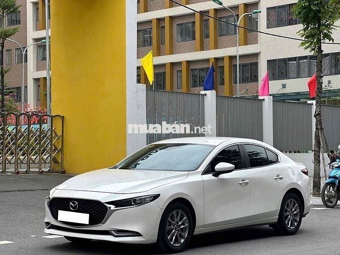Mazda 3 1.5Luxury sx 2022 siêu đẹp màu trắng