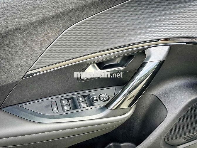 Peugeot 2008 GTline - trắng siêu đẹp siêu cá tính