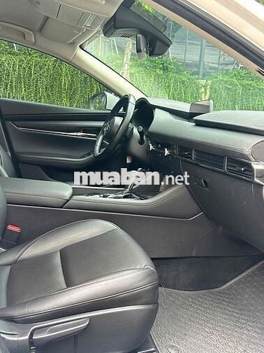 Mazda 3 1.5Luxury sx 2022 siêu đẹp màu trắng