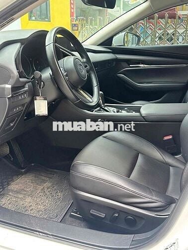 Mazda 3 1.5Luxury sx 2022 siêu đẹp màu trắng