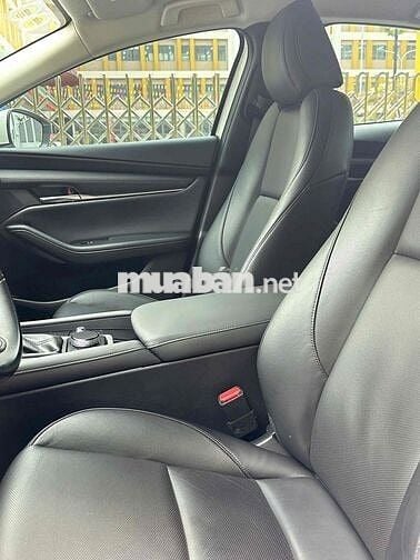 Mazda 3 1.5Luxury sx 2022 siêu đẹp màu trắng