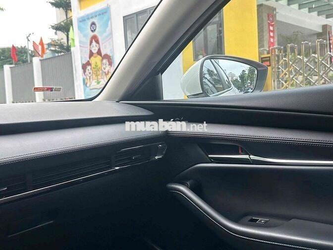 Mazda 3 1.5Luxury sx 2022 siêu đẹp màu trắng