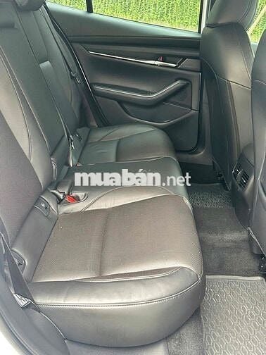 Mazda 3 1.5Luxury sx 2022 siêu đẹp màu trắng