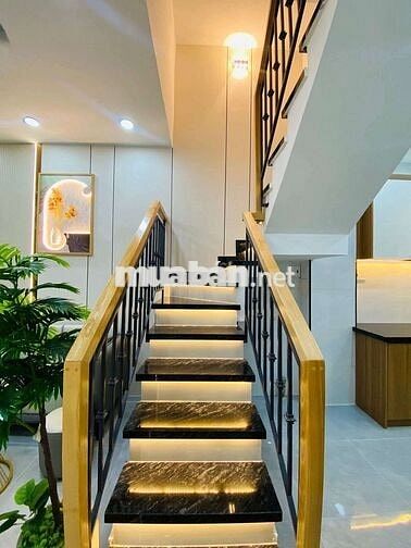 Bán căn nhà nhỏ cho vk ck ra ở riêng thoải mái