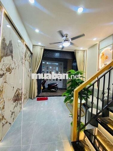 Bán căn nhà nhỏ cho vk ck ra ở riêng thoải mái