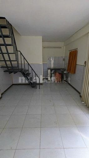 Hh 1% bán dùm căn nhà Thống Nhất p16 dt 4x6m 1 lầu