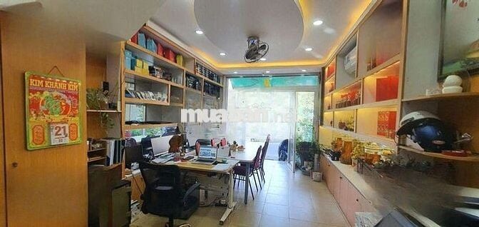 Mặt Bằng Siêu Rẻ Đường Cách Mạng Tháng 8 Quận 10 Gần Vòng Xoay Dân Chủ