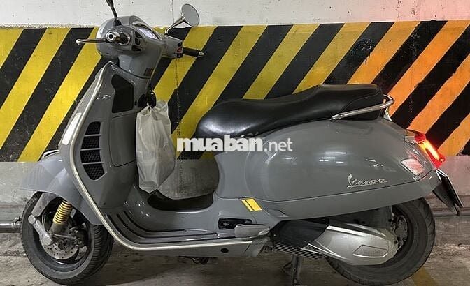 Xe tay ga Vespa GTS Super Tech 300 HPE 2020