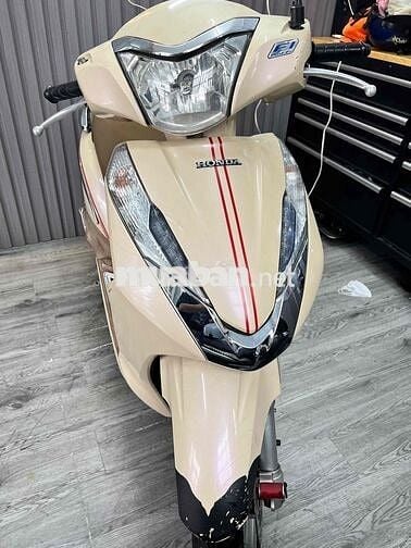 lead 9 chủ máy zin