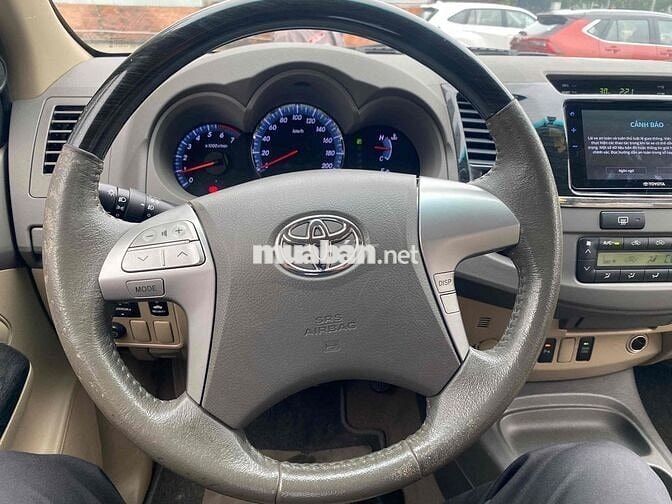 Toyota Fortuner 2013 2.7V 4x2 - 75000 km